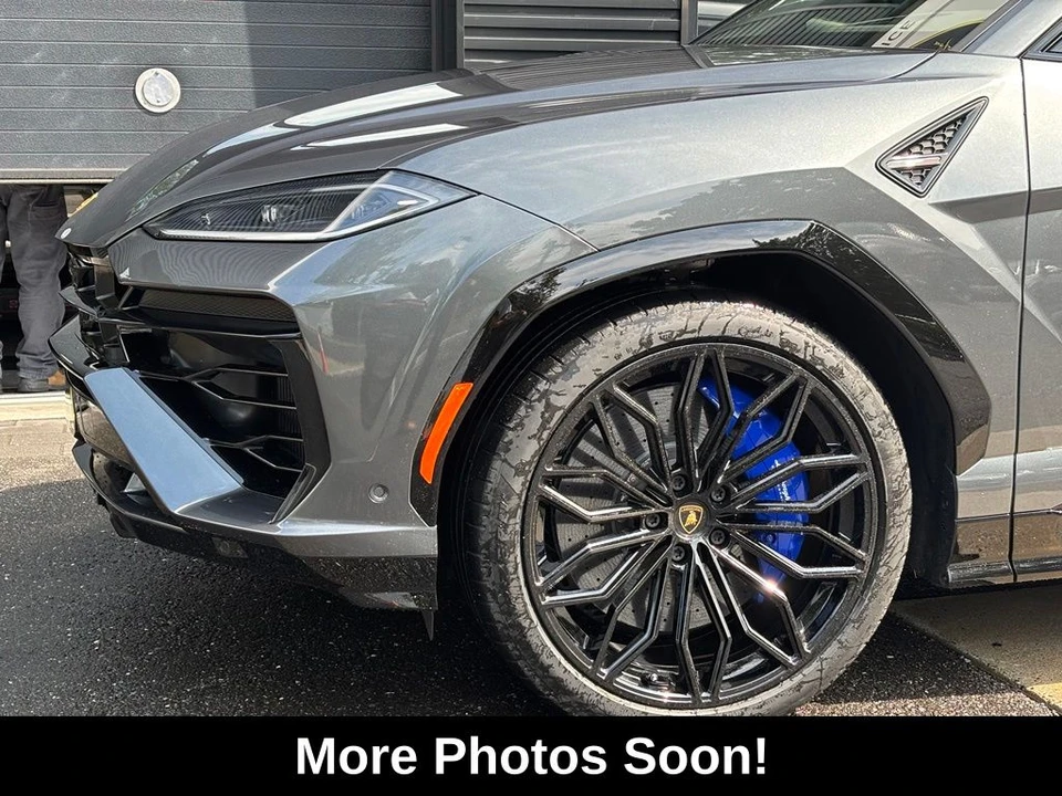 2025 Lamborghini Urus SE - Image 5 of 10