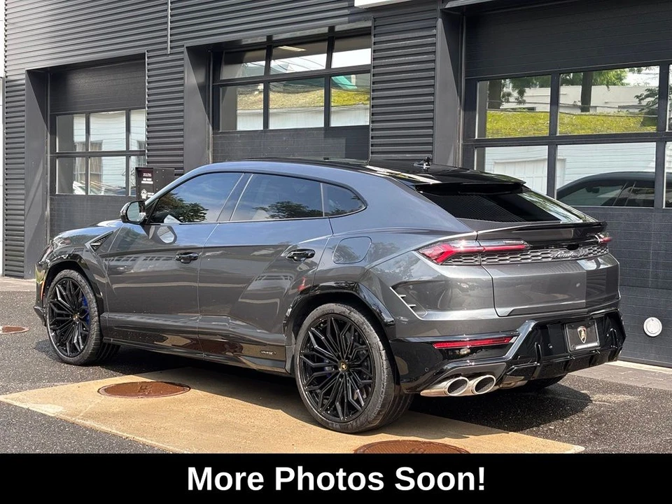 2025 Lamborghini Urus SE - Image 3 of 10