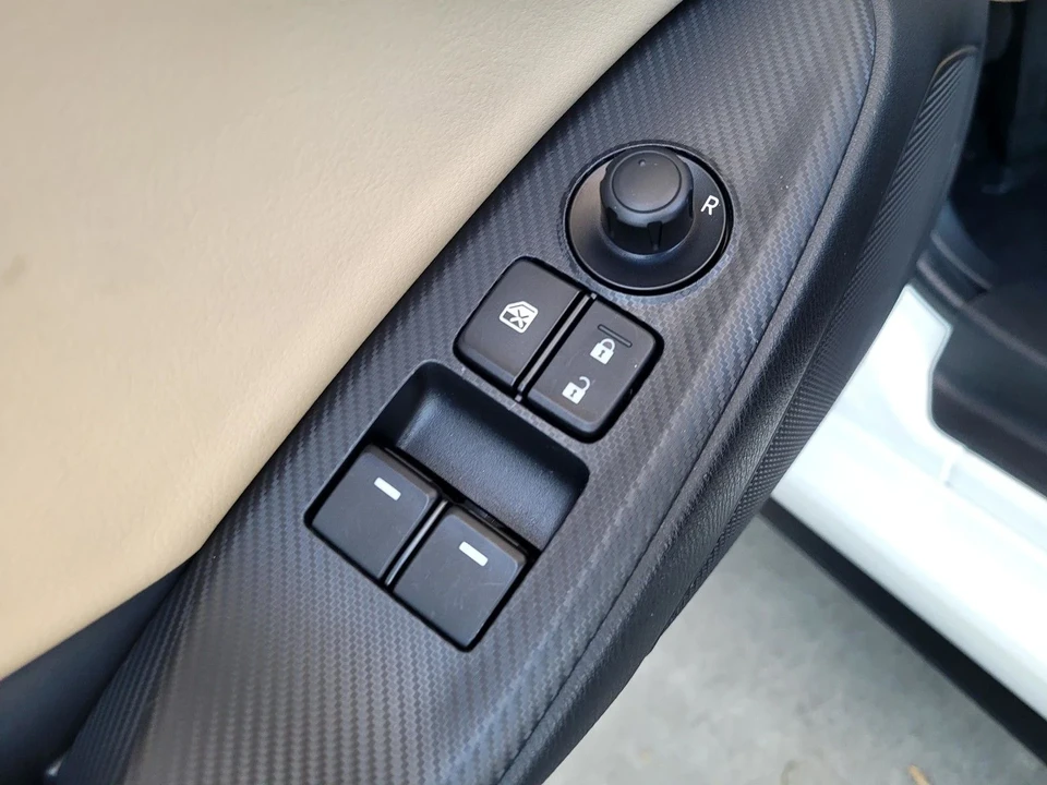2025 Mazda ND MX-5 Miata - Image 18 of 31