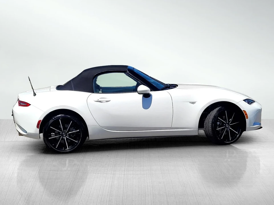 2025 Mazda ND MX-5 Miata - Image 3 of 31