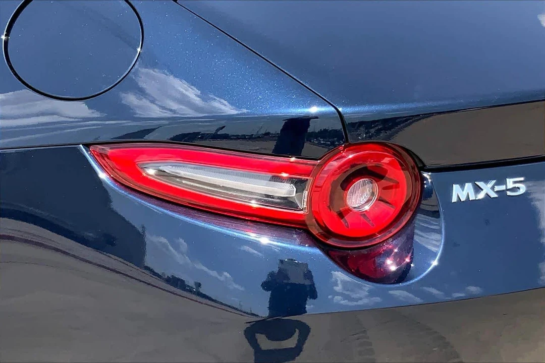 2025 Mazda ND MX-5 Miata - Image 24 of 29