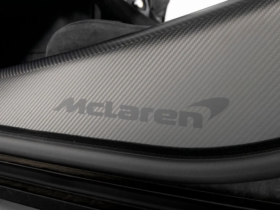 2025 McLaren 750S - Image 25 of 31