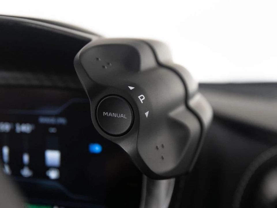2025 McLaren 750S - Image 30 of 31