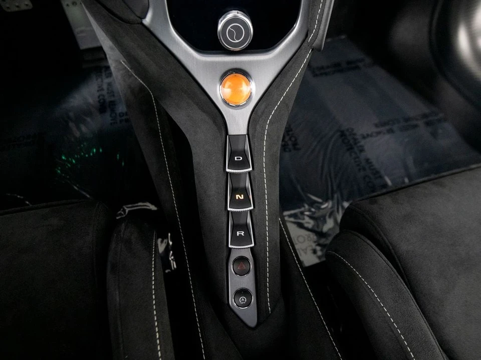 2025 McLaren 750S - Image 22 of 31