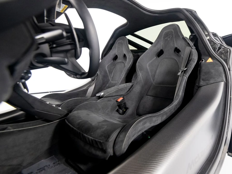 2025 McLaren 750S - Image 31 of 31