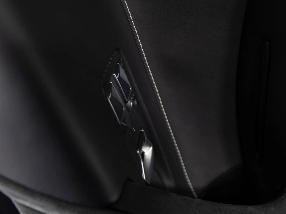 2025 McLaren 750S - Image 13 of 31