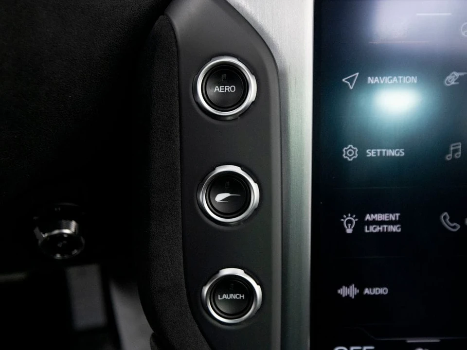 2025 McLaren 750S - Image 20 of 31