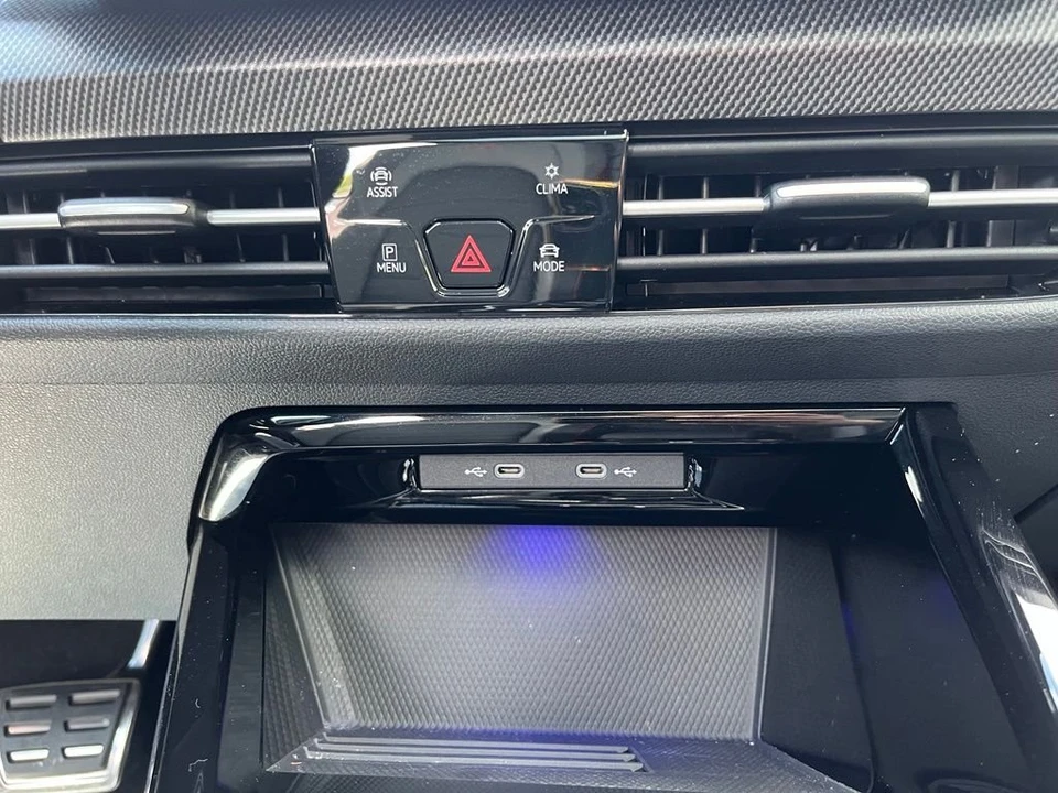 2025 Volkswagen GTI Mk8 - Image 17 of 31