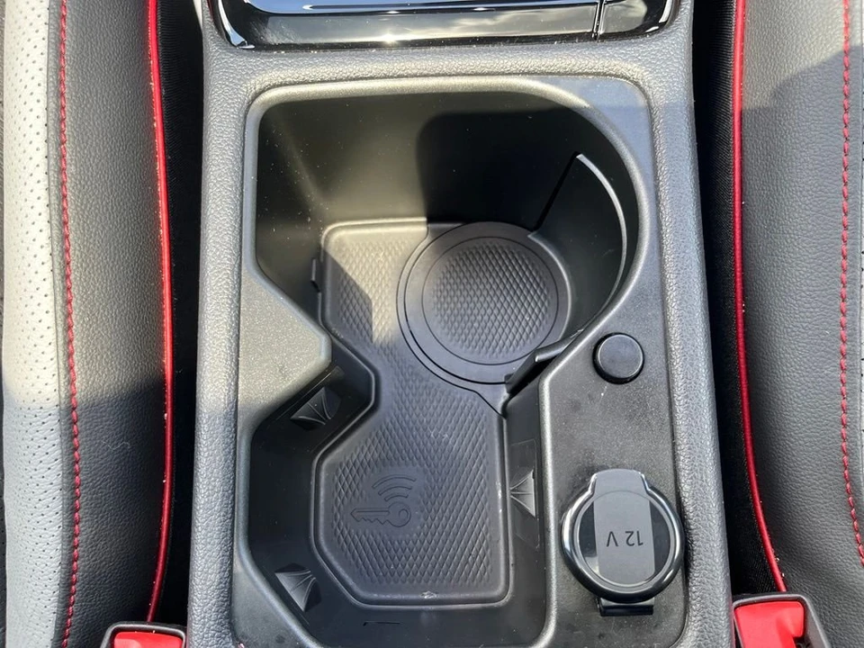 2025 Volkswagen GTI Mk8 - Image 15 of 31