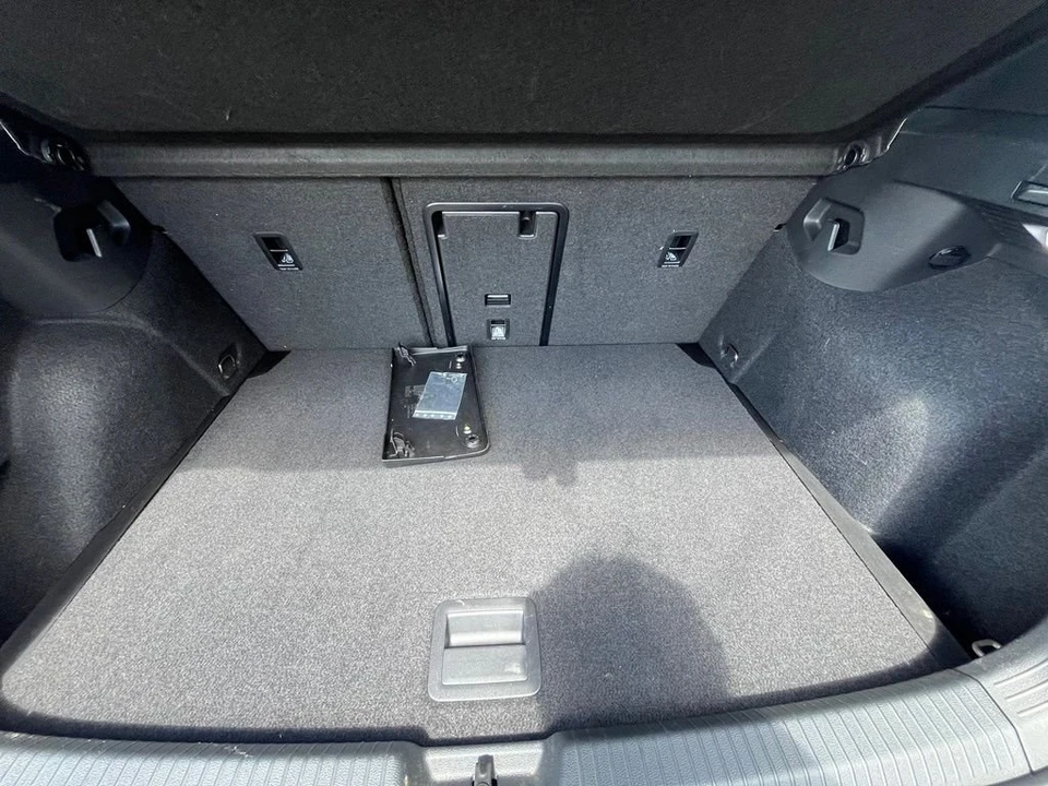 2025 Volkswagen GTI Mk8 - Image 29 of 31