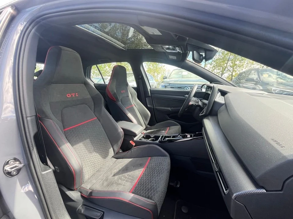 2025 Volkswagen GTI Mk8 - Image 13 of 30