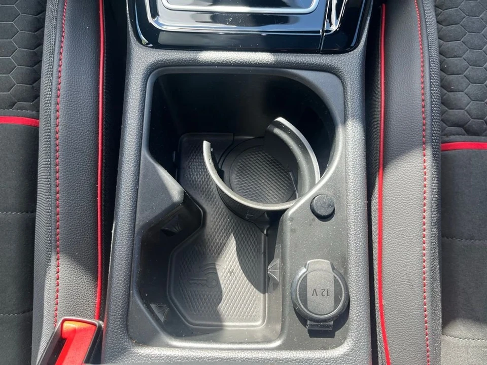 2025 Volkswagen GTI Mk8 - Image 15 of 30
