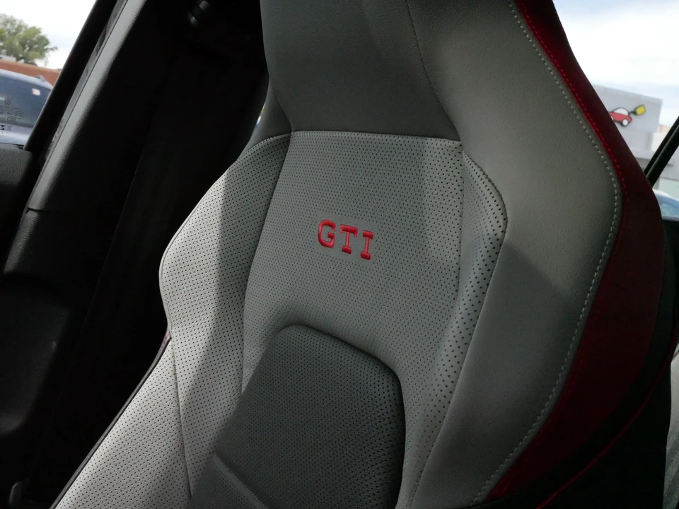 2025 Volkswagen GTI Mk8 - Image 30 of 31