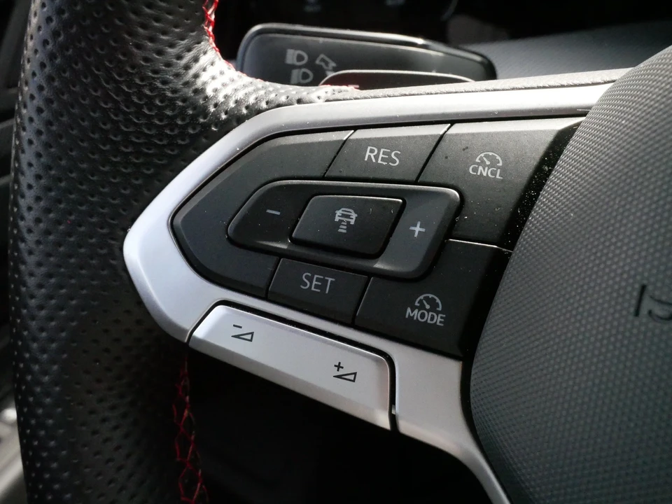 2025 Volkswagen GTI Mk8 - Image 26 of 31