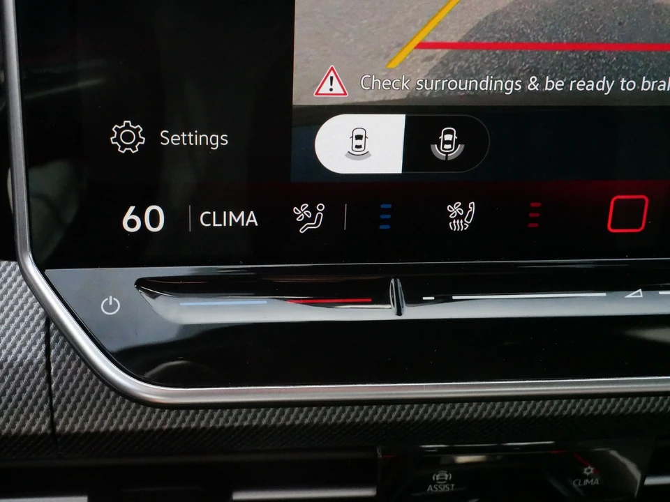 2025 Volkswagen GTI Mk8 - Image 27 of 31