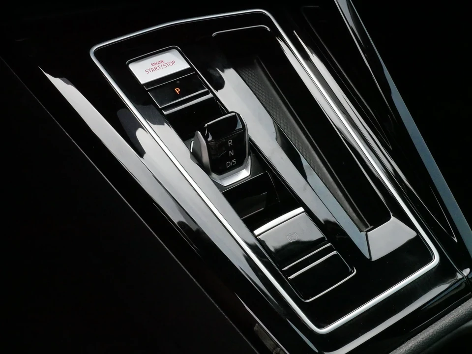 2025 Volkswagen GTI Mk8 - Image 24 of 31