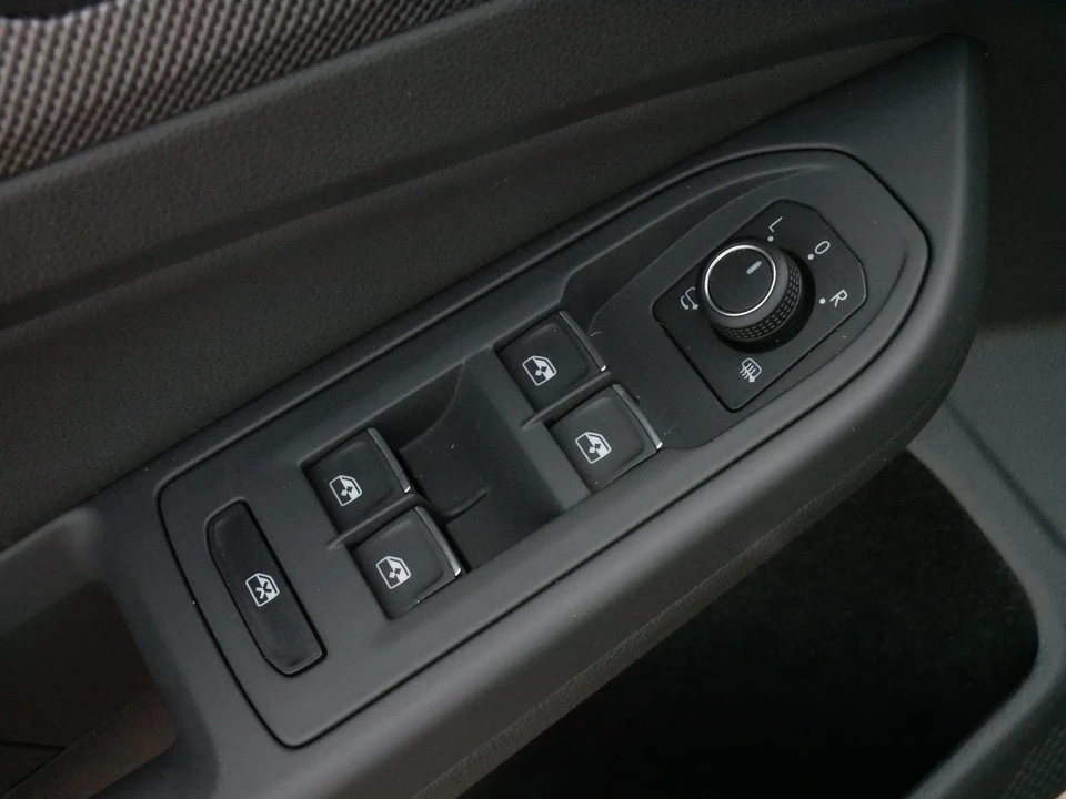 2025 Volkswagen GTI Mk8 - Image 19 of 31