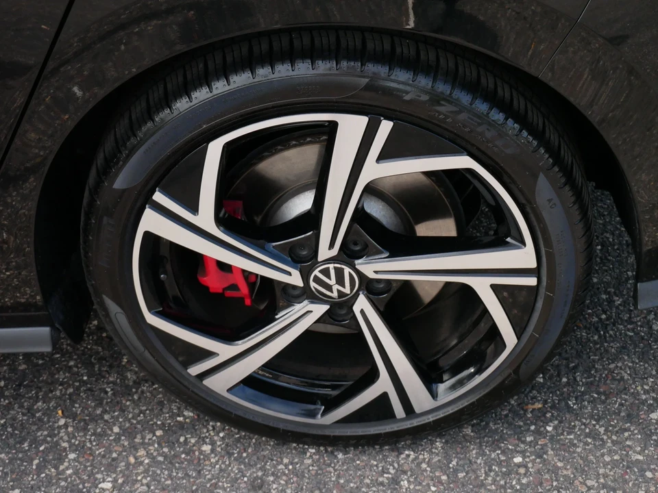2025 Volkswagen GTI Mk8 - Image 15 of 31