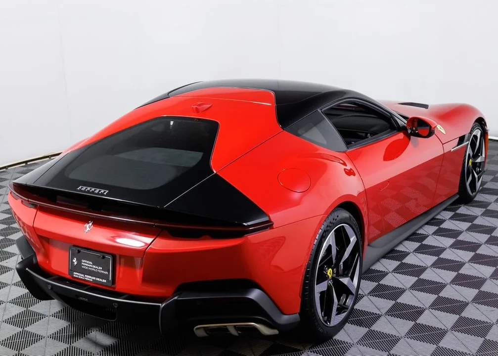 2026 Ferrari 12Cilindri - Image 13 of 31