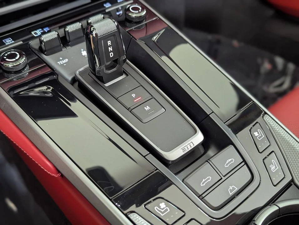 2026 Porsche 992 Carrera - Image 13 of 26