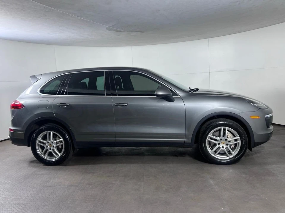 2015 Porsche 958 Cayenne S - Image 8 of 31