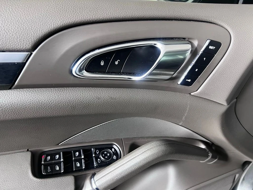 2015 Porsche 958 Cayenne S - Image 28 of 31