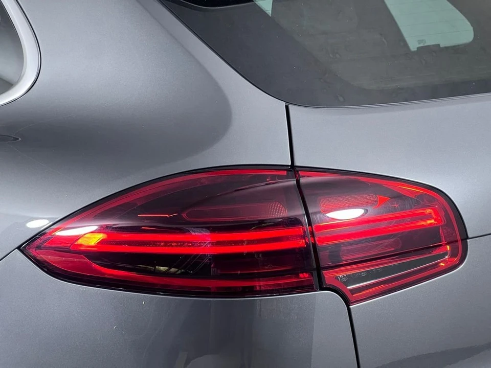 2015 Porsche 958 Cayenne S - Image 16 of 31