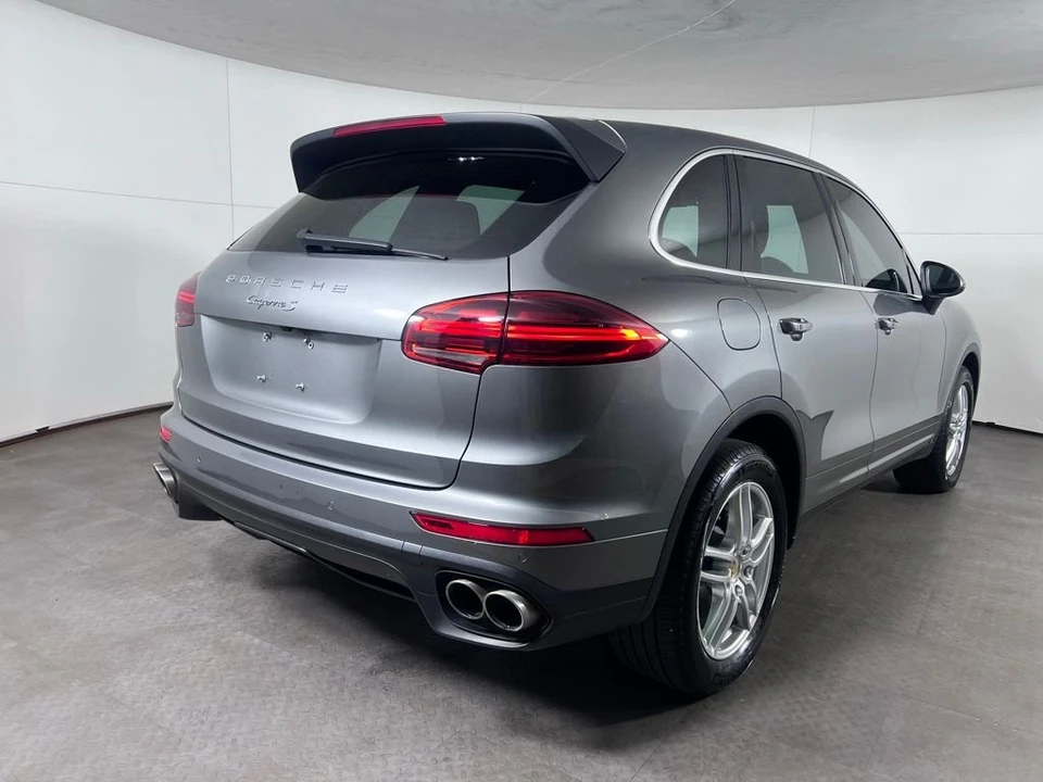 2015 Porsche 958 Cayenne S - Image 7 of 31