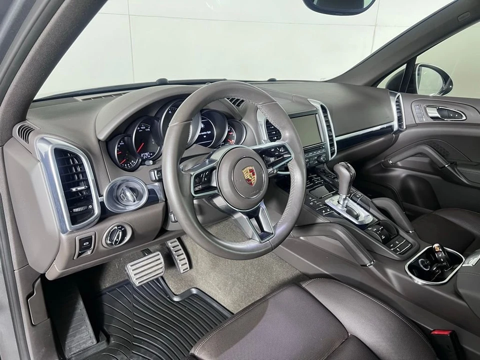 2015 Porsche 958 Cayenne S - Image 4 of 31
