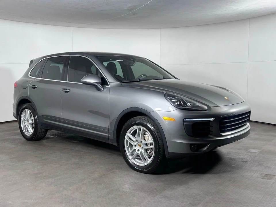 2015 Porsche 958 Cayenne S - Image 9 of 31