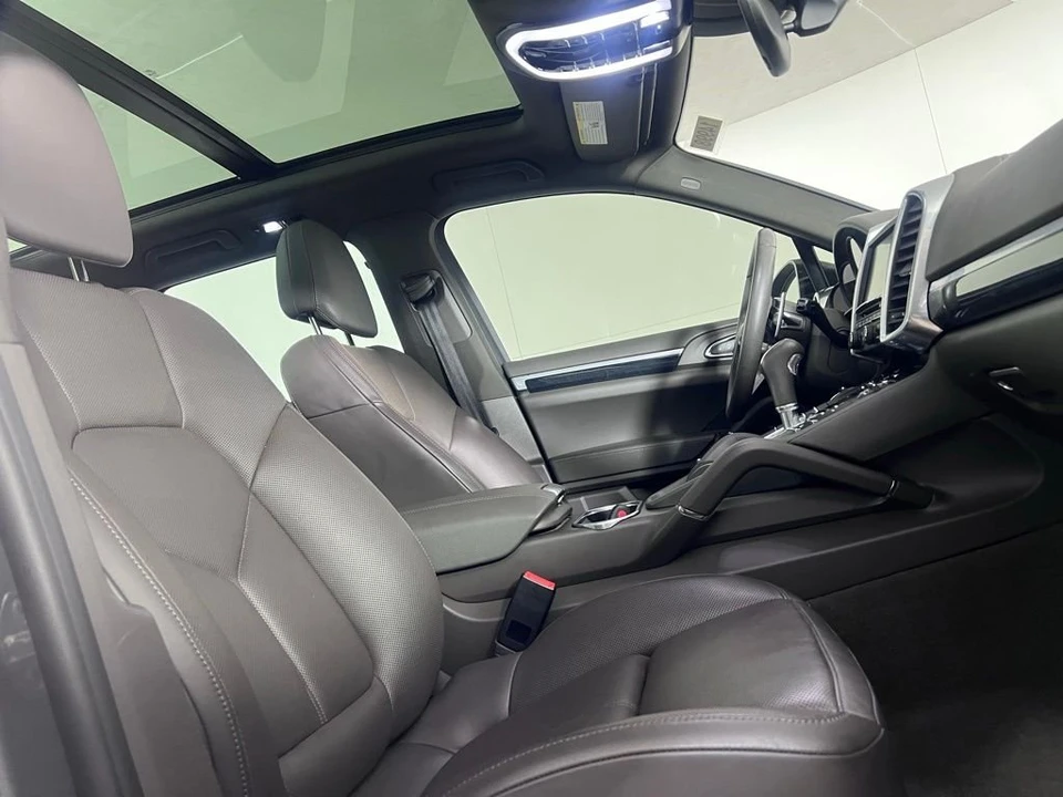 2015 Porsche 958 Cayenne S - Image 19 of 31