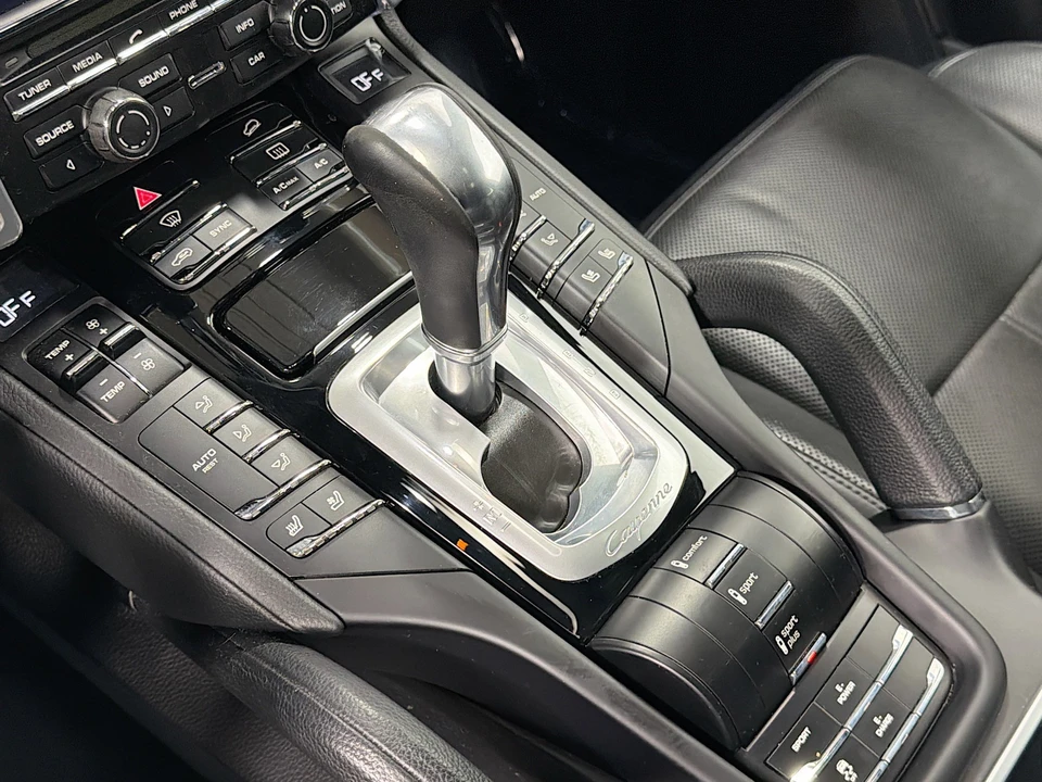 2016 Porsche 958 Cayenne - Image 27 of 31