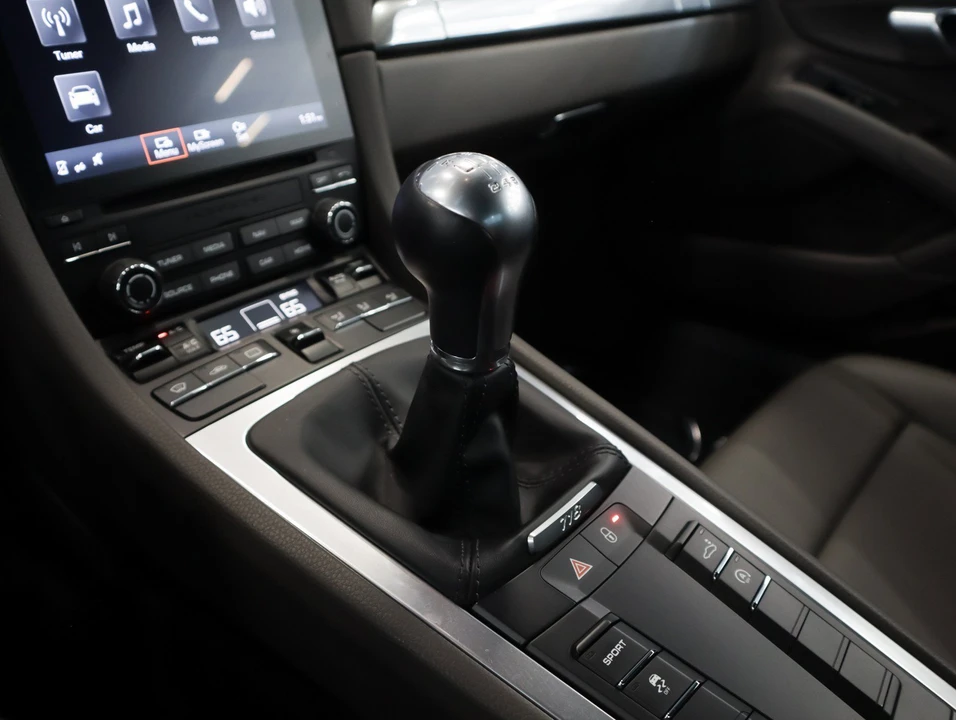 2018 Porsche 718 Cayman - Image 18 of 29