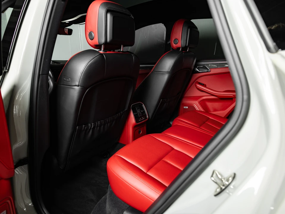 2020 Porsche Macan GTS - Image 21 of 31