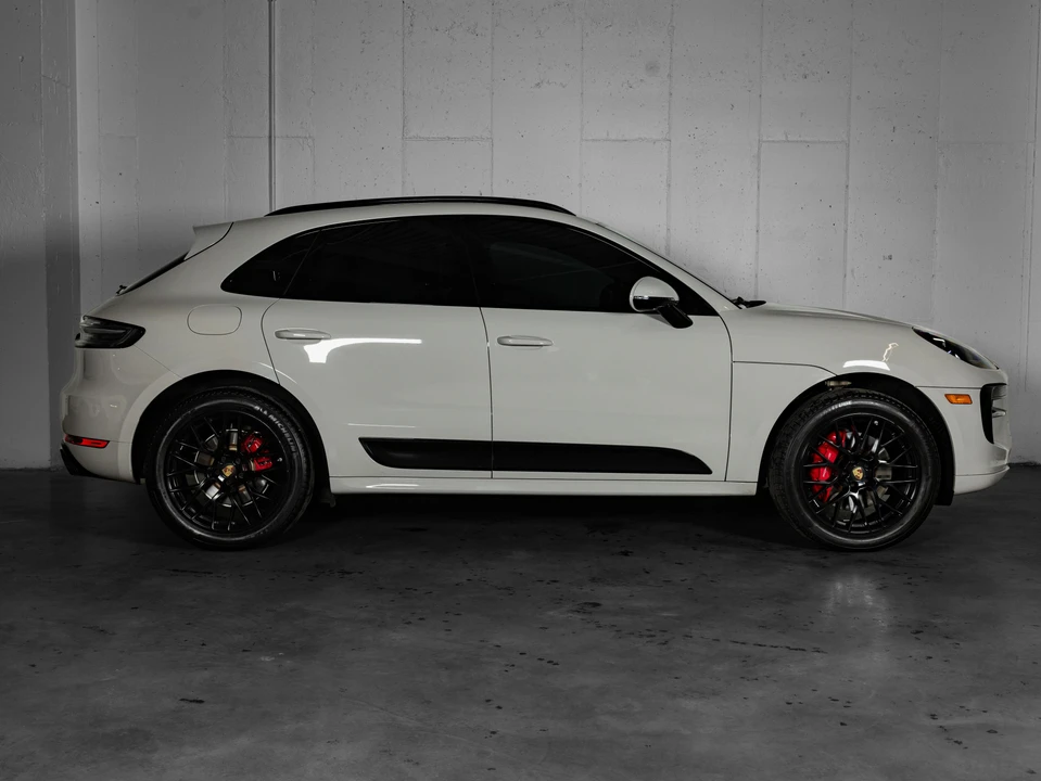 2020 Porsche Macan GTS - Image 9 of 31