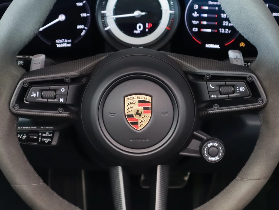 2022 Porsche 992 Carrera 4S - Image 16 of 31