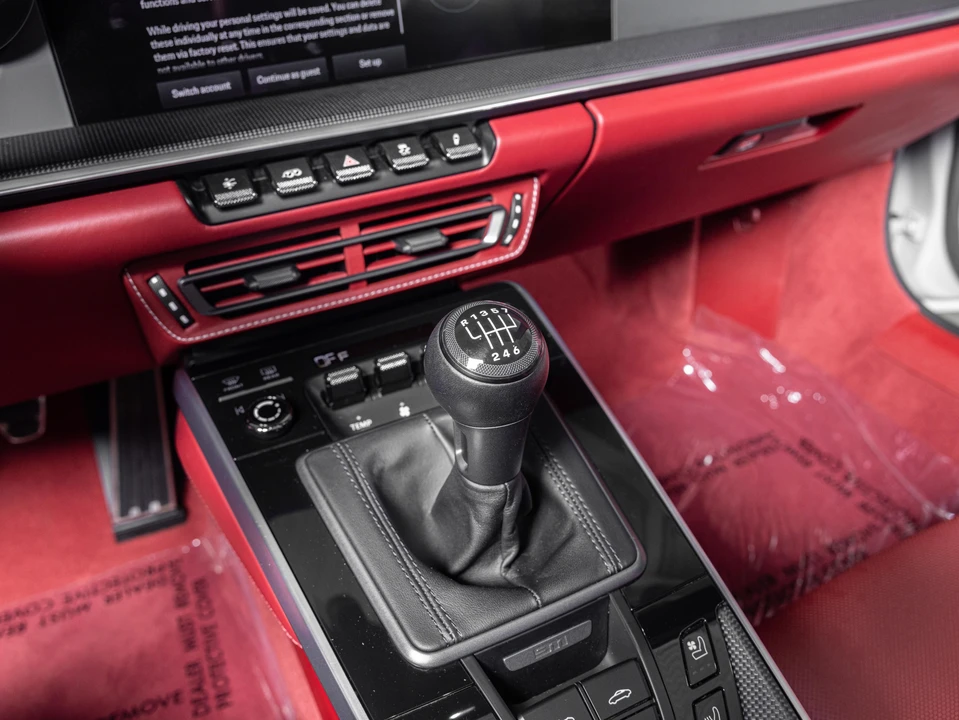 2022 Porsche 992 Carrera 4S - Image 29 of 31