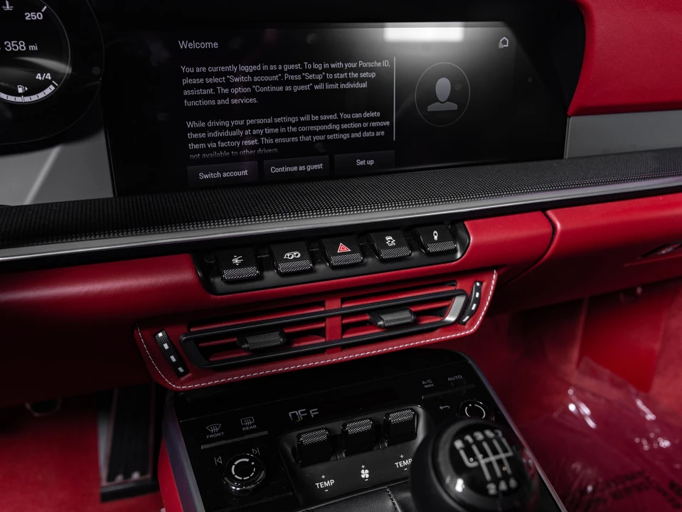 2022 Porsche 992 Carrera 4S - Image 28 of 31