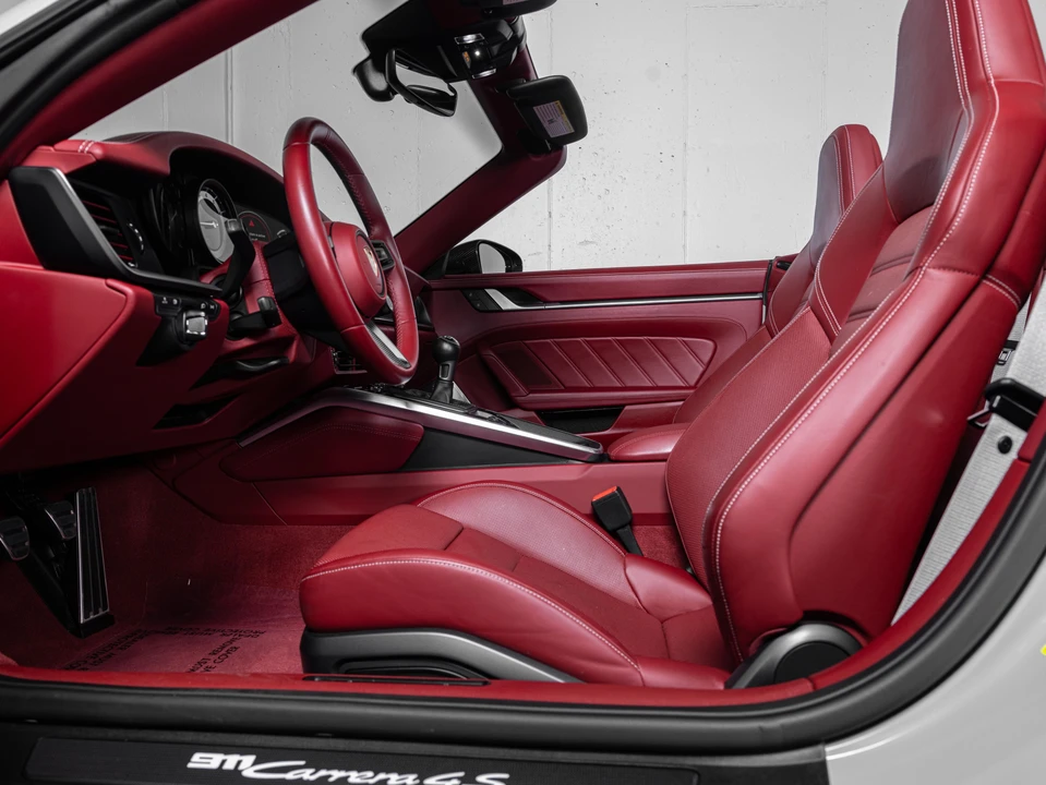 2022 Porsche 992 Carrera 4S - Image 5 of 31