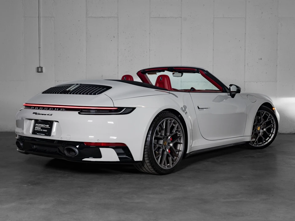 2022 Porsche 992 Carrera 4S - Image 11 of 31
