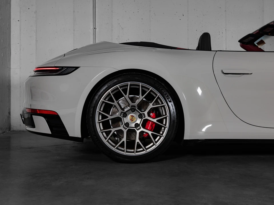 2022 Porsche 992 Carrera 4S - Image 15 of 31