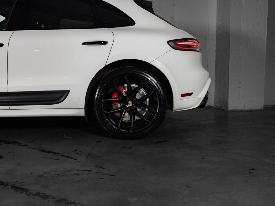 2023 Porsche Macan GTS - Image 15 of 31