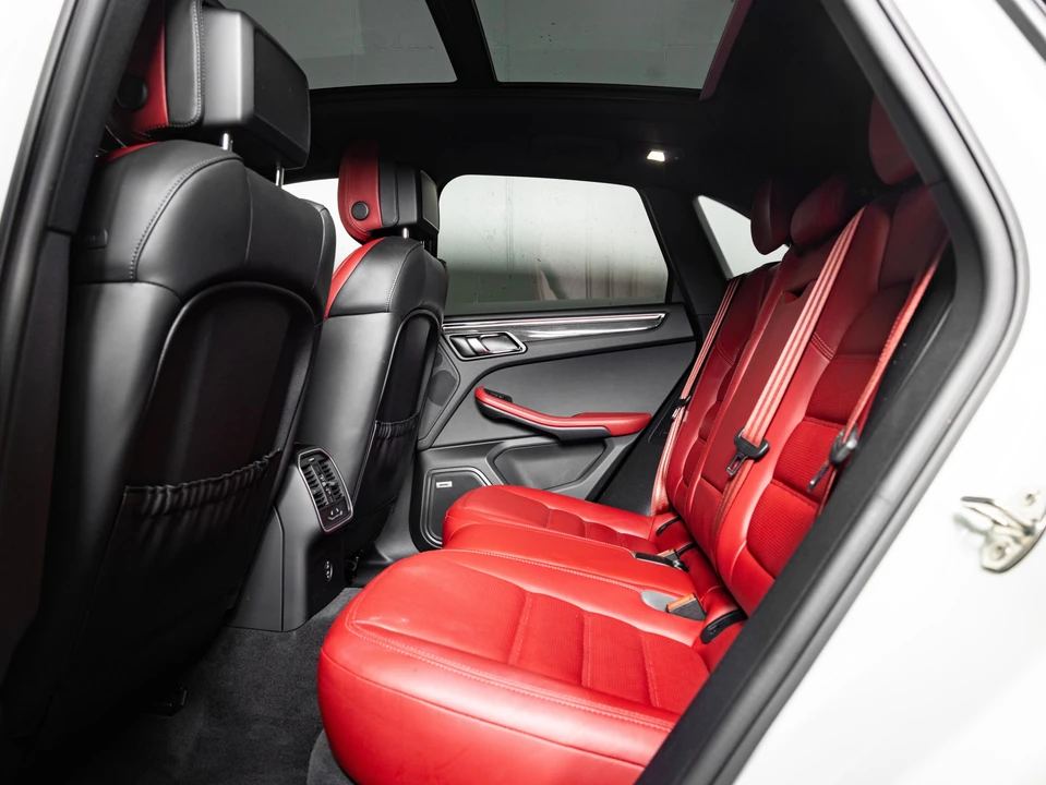 2023 Porsche Macan GTS - Image 24 of 31