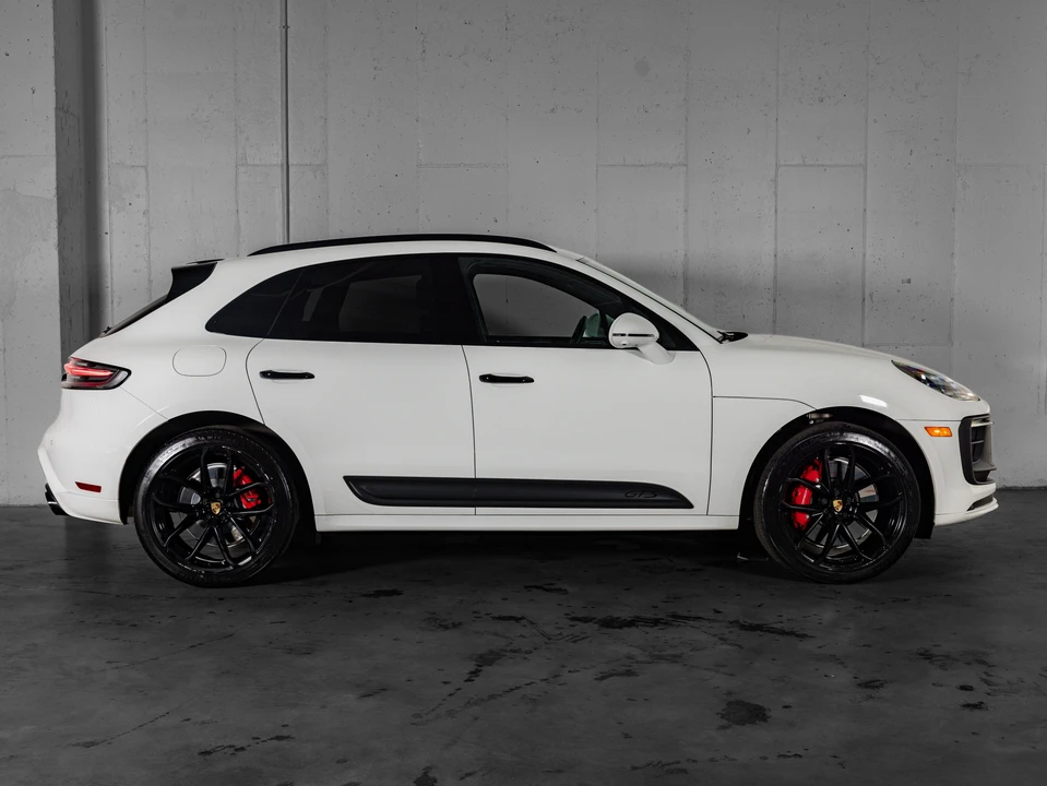 2023 Porsche Macan GTS - Image 9 of 31