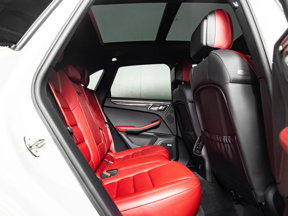 2023 Porsche Macan GTS - Image 21 of 31