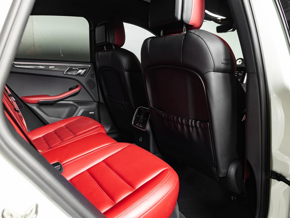 2023 Porsche Macan GTS - Image 22 of 31