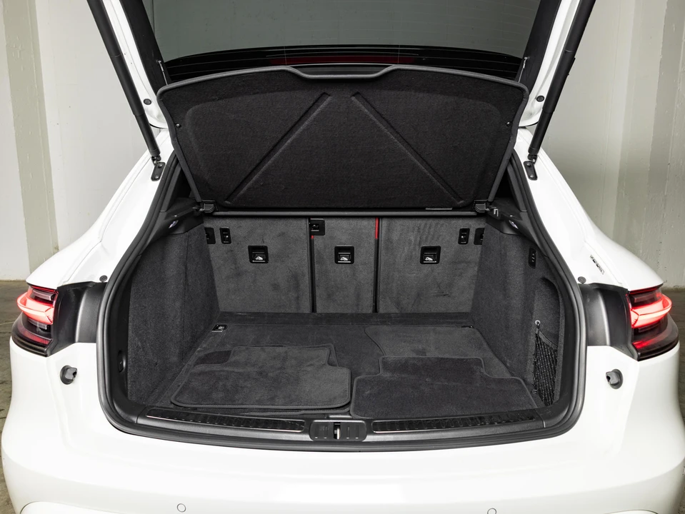 2023 Porsche Macan GTS - Image 16 of 31