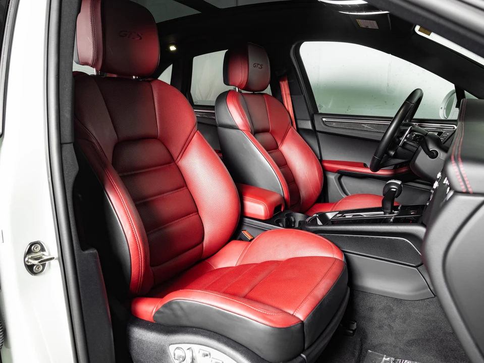 2023 Porsche Macan GTS - Image 17 of 31