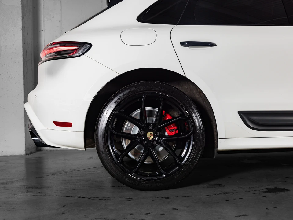 2023 Porsche Macan GTS - Image 12 of 31