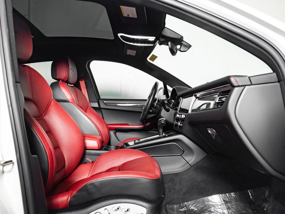 2023 Porsche Macan GTS - Image 18 of 31